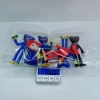 يعمل بوبي، وهو حيوان مبتسم، على وضع نموذج مكتبية مركونة في سيارة ملتوية Item Picture